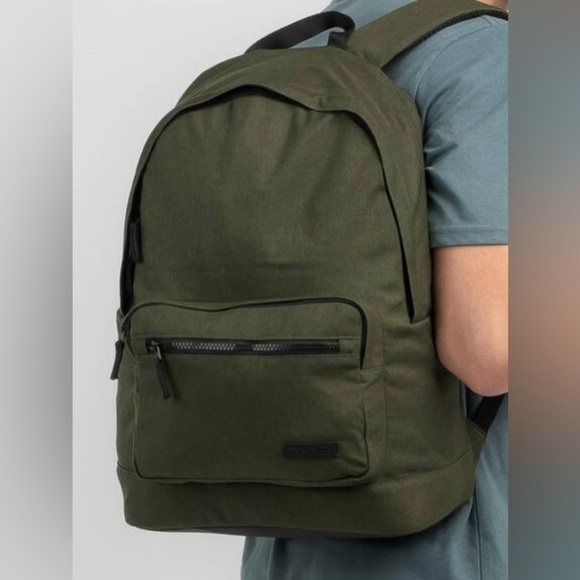 NWOT Oakley Transit Everyday Backpack - Unisex - Picture 1 of 11